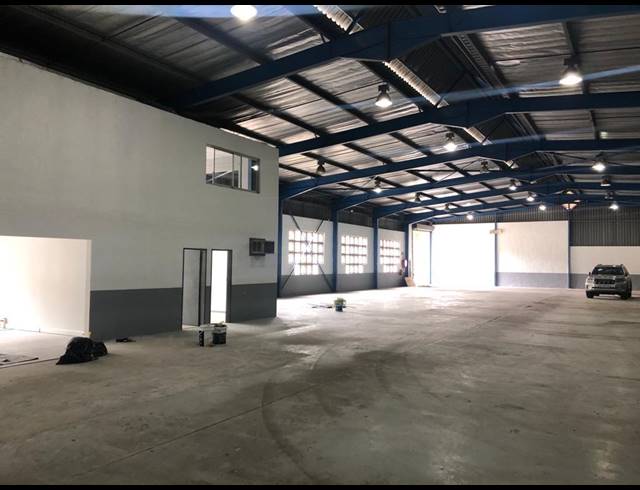 1,850M² WAREHOUSE FOR SALE IN WESTMEAD